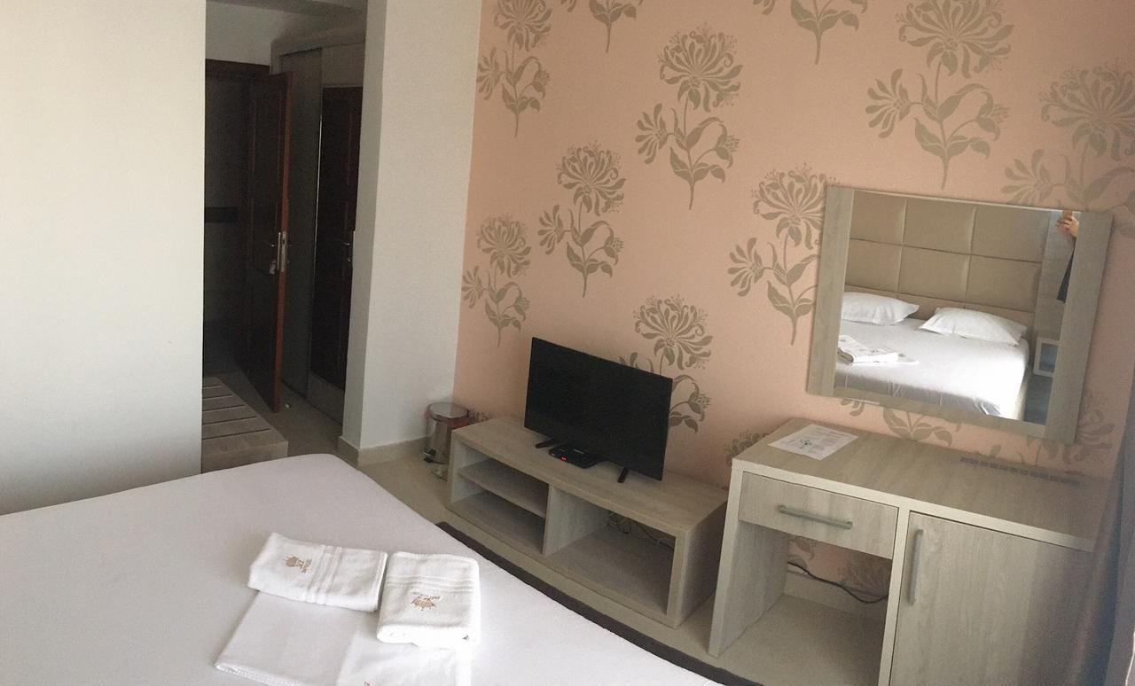Hotel Imperial Ulcinj Exterior photo