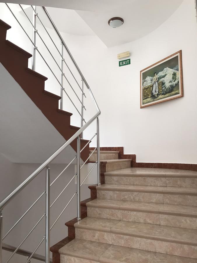 Hotel Imperial Ulcinj Exterior photo